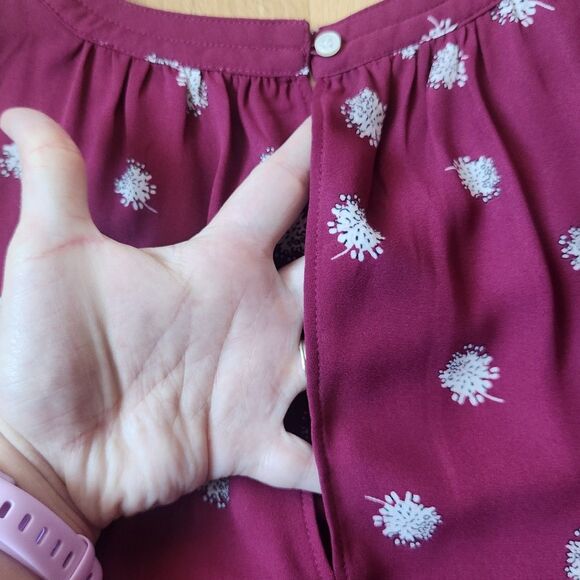 Loft Outlet Burgundy Floral Flowy Sleeveless Blouse, Valentine's Day, SMALL - Picture 8 of 8